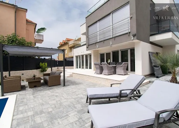 アパート Ljubas スリマ